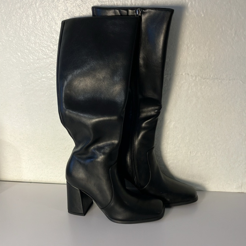 Black knee-high boots - Picture 3 of 7